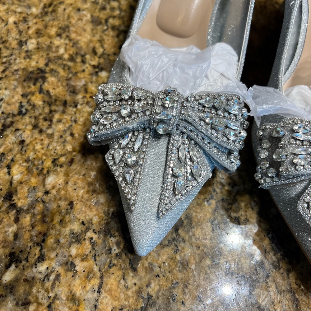 Women's Silver Heels with Bow Detail - Picture 3 of 9